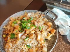 -曼听小寨海鲜烧烤·大连辣炒大王(盖州街店)