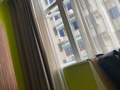 -卡罗酒店(东门晒布地铁站店)