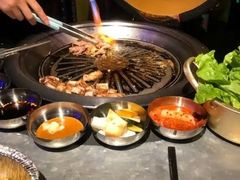 -围炉肉舍•炭烤活鳗•丹东海鲜烤肉(步行街店)