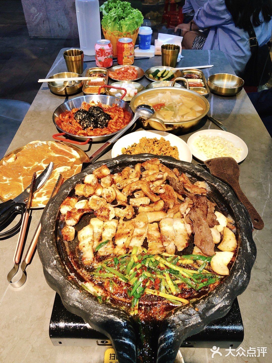 远景路美味可口的辛罗烤肥肠