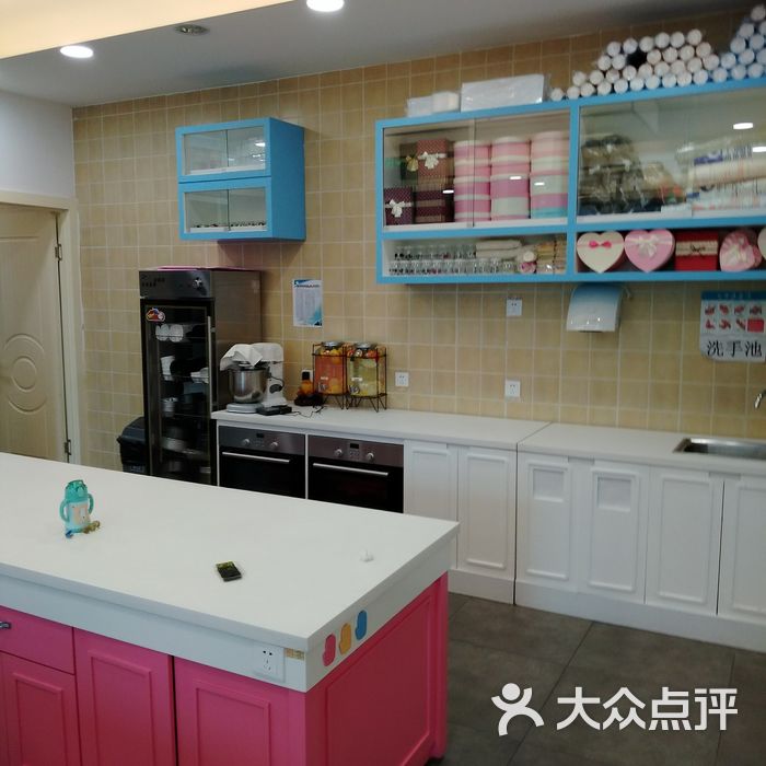 迪莉娅蛋糕家庭烘焙生活馆