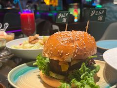 -DEEP·美式餐吧(五棵松华熙LIVE店)
