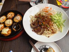 -鼓楼吃面·肉啃肉(南锣鼓巷店)