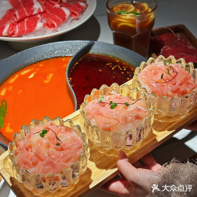真在常州！！洞穴里吃火锅有点酷……