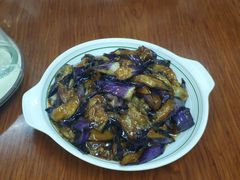 -胡子饮食店