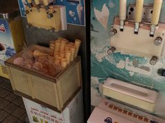 零售区-古老冰山特色冰淇淋店(艾提尕尔店)