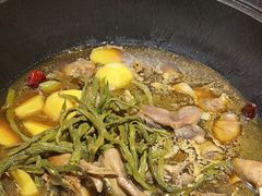 -锅老头海鲜铁锅炖
