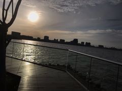 -上海滴水湖皇冠假日酒店