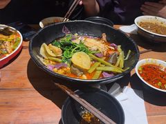 -万记麻辣烫国展总店
