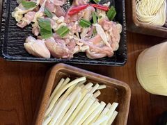 -花菇朵·云山雀 ll 野生菌锅·野果酸汤·精品滇菜(万柳店)