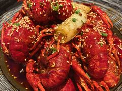 -肥肥虾庄·金牌油焖大虾(汉街SKP店)