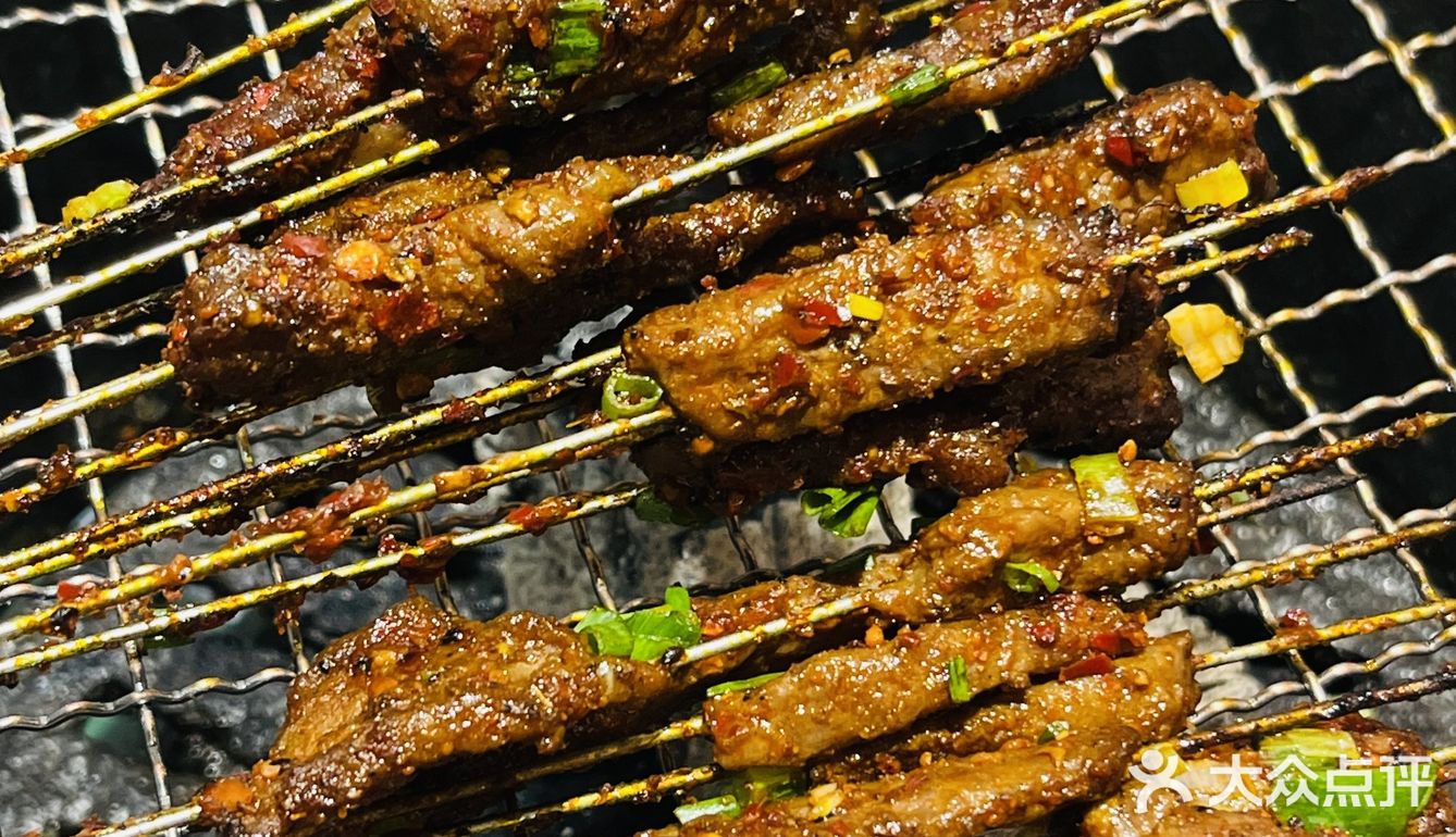 折耳根脑袋闭眼冲这家贵阳铁签烤肉