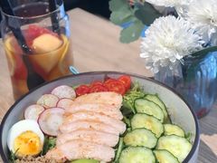 烤鸡肉牛油果撒拉-Maxpoint Kitchen 西餐咖啡(乐峰广场店)