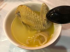 -鲜入围煮花胶鸡海鲜火锅