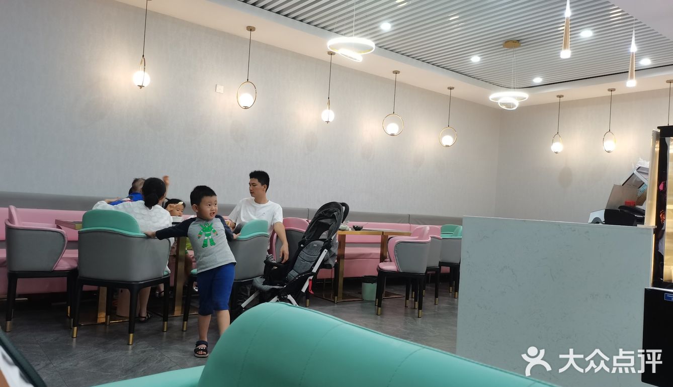 位于海花岛风情街的一家甜品店