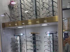 -朱师傅眼镜·蔡司·依视路·尼康(市先进店)