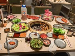 -蚂蚁洞·烤肉大营地(上海静安大悦城店)