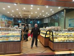 面包甜点陈列柜-赞记龙凤礼饼(广州市二宫向群宾馆店)