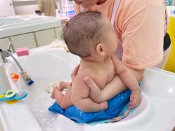 -Pony Baby宝尼婴幼儿游泳SPA馆