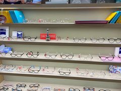 -三目眼镜·蔡司视觉合作店(青浦宝龙店)