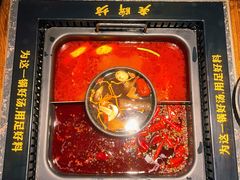 -老牌坊云南鱼豆花火锅(哈西万达店)