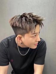 -一家只做男发烫染的店