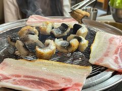 -围炉肉舍•炭烤活鳗•丹东海鲜烤肉(步行街店)