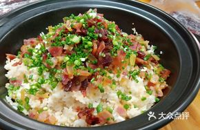 Delicious Cantonese Rice with Preserved Meat