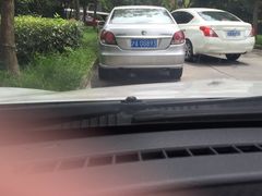 -鲨鱼皮汽车凹陷玻璃修复(静安店)