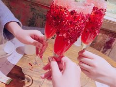 烈焰红唇-胡桃里音乐酒馆(环亚凯瑟琳广场店)