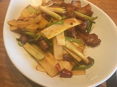 -云海肴·汽锅鸡·云南菜(天山百盛优客店)