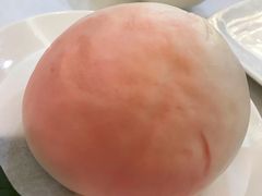 蛋黄莲蓉寿桃包-广州酒家(昌岗地铁站店)