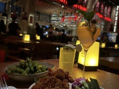 -FOUR PLAY BAR