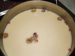 -尚尚仙·酸汤猪手·猪肚鸡火锅(华联万柳购物中心店)