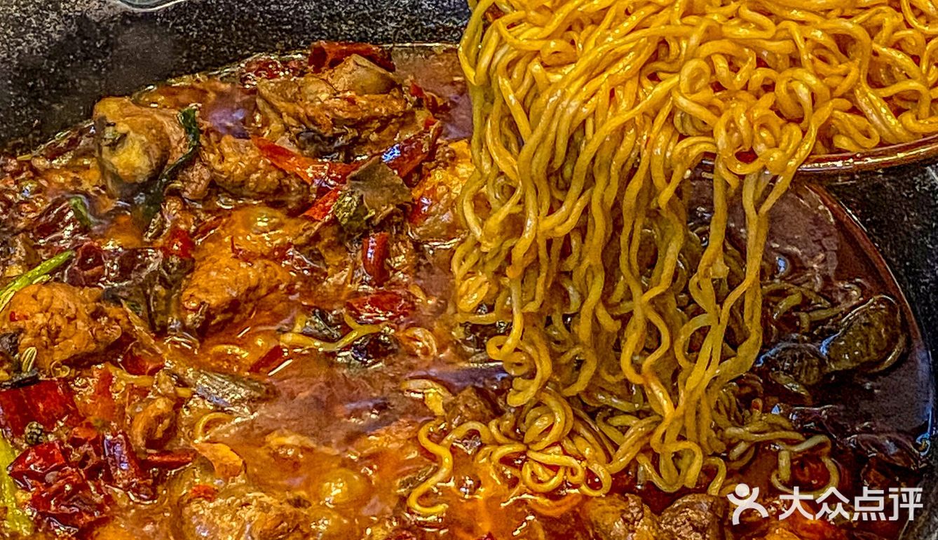 不用去成都!!在我大杭州吃到肥肠芋儿鸡🔥