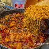 不用去成都!!在我大杭州吃到肥肠芋儿鸡🔥