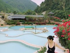 -十万大山布透温泉