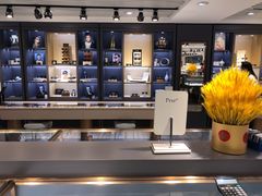 -宏宇眼镜蔡司依视路折扣店(兆佳眼镜城店)