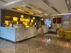 -潮漫酒店(北京通州环球度假区临河里地铁站店)