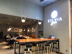 -POKEE VIA&Brunch·维娅(重庆来福士店)