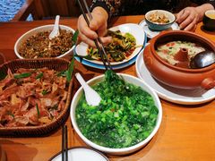 -老滇山寨•云南特色菜•地方菜•民族风情歌舞表演(金碧店)