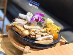 -一朵菌·野生菌探索家火锅(南亚店)