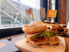 -Catch Bagel(芳草地店)