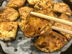 料理烤特色火烧-老东镇啤酒屋海鲜加工·蒸汽海鲜·海鲜烧烤(台东店)