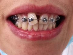 -茂菊口腔连锁(浦东南路店)