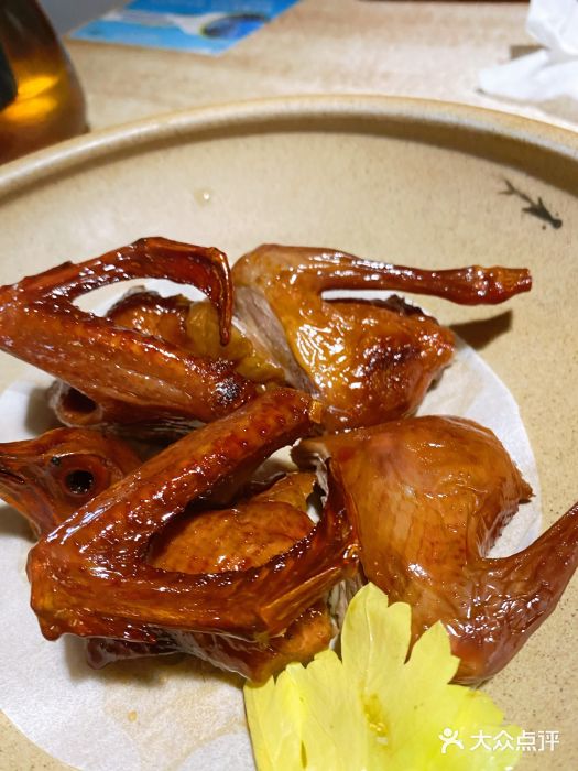 煮流碗乐脆皮妙龄乳鸽图片