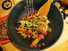-风光老灶麻辣香锅(大成路翠微百货店)