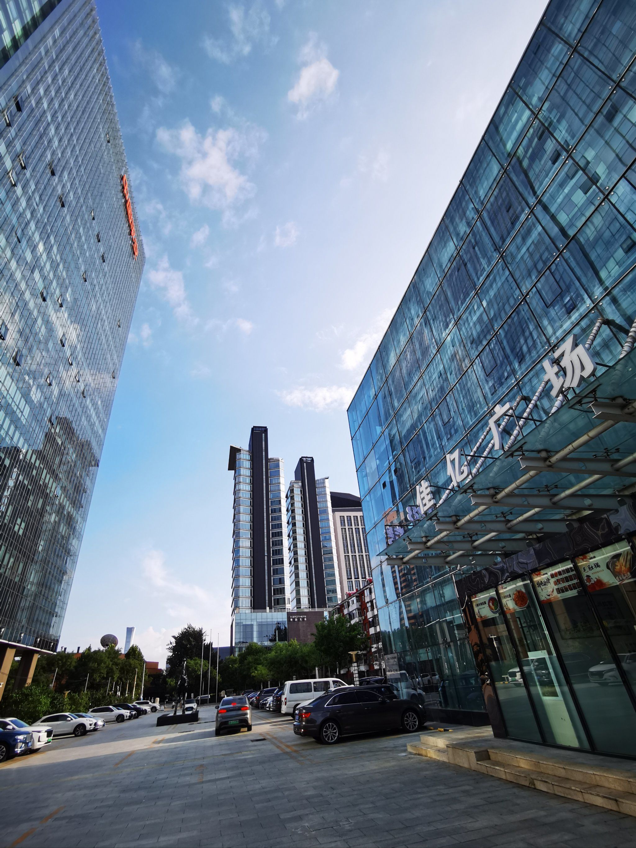 易被忽略的佳亿时尚广场