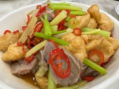油豆腐炒剔骨肉-红色湘菜馆(春风店)