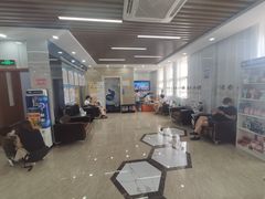 -茂菊口腔连锁(浦东南路店)